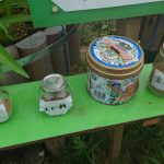 集金箱と餌